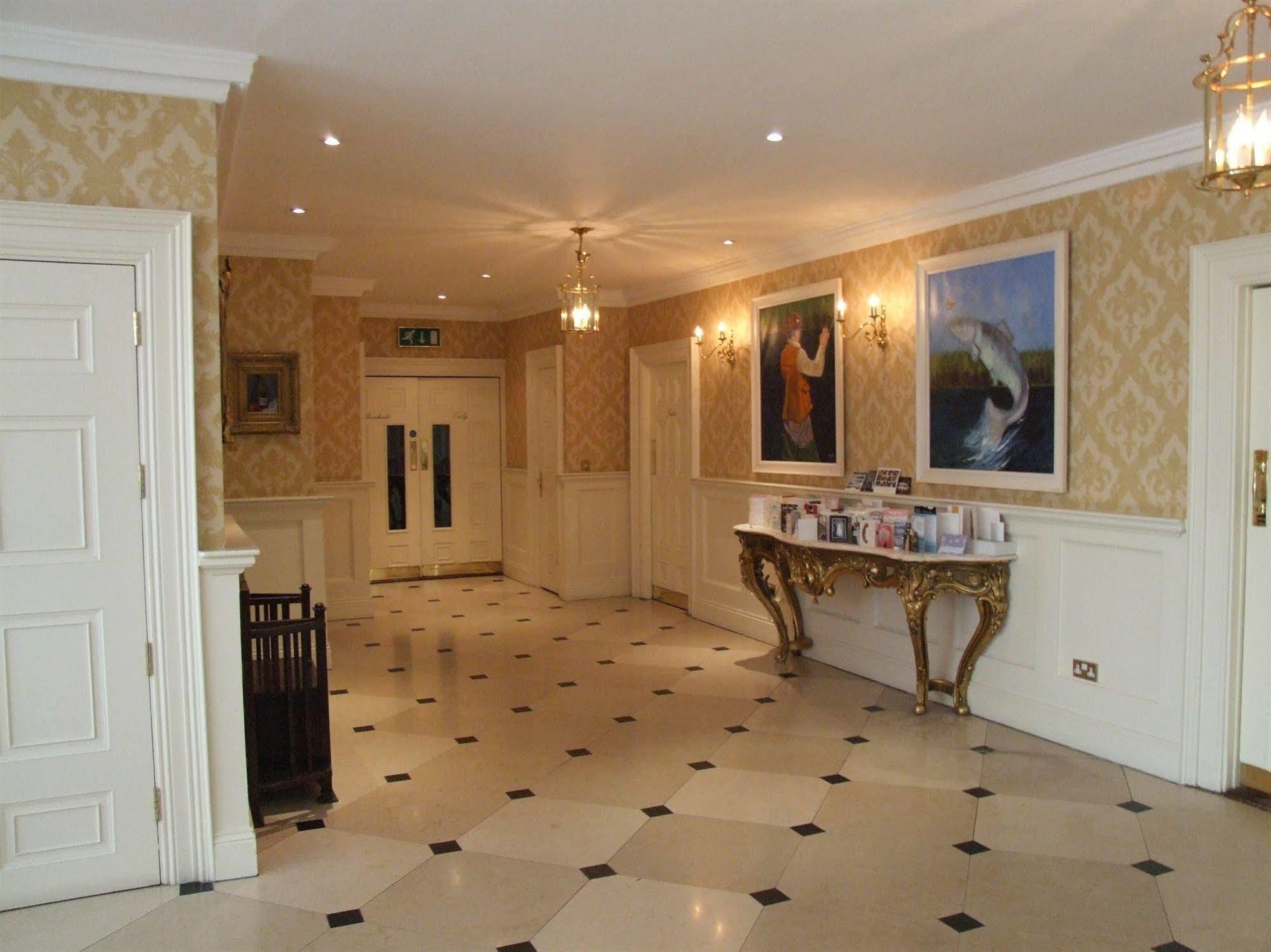 Barberstown Castle Hotel Straffan Eksteriør billede
