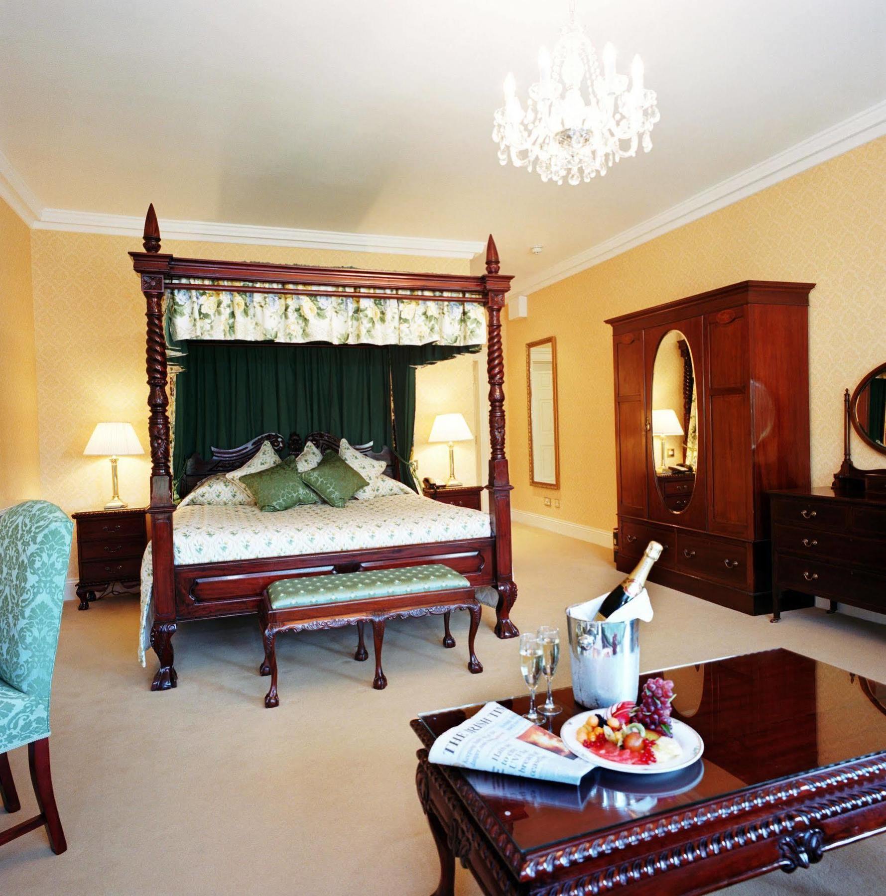 Barberstown Castle Hotel Straffan Eksteriør billede